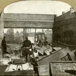 Cajas fuertes bancarias siendo custodiadas, 1906