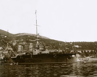 Acorazado en Villefranche, Francia, c. 1914-c. 1918