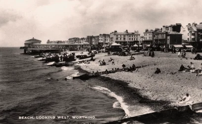 Playa, mirando al oeste, Worthing, Sussex, 1935