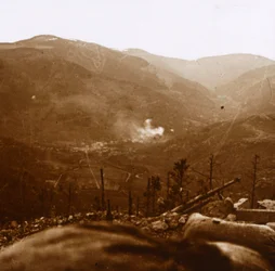 Bombardeo, Metzeral, norte de Francia, c1914-c1918
