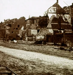 Edificios bombardeados, Nieuwpoort, Flandes, Bélgica, c1914-c1918