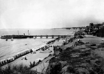Bournemouth, desde East Cliff, c1882