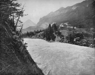Incursiones del río Bow, Banff, N.W.T., c1897