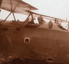 Biplano Breguet despegando, c1914-c1918