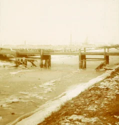 Puente en Poperinge, Flandes, Bélgica