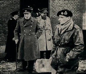 Primer Ministro Británico visita el Frente Occidental, 1944