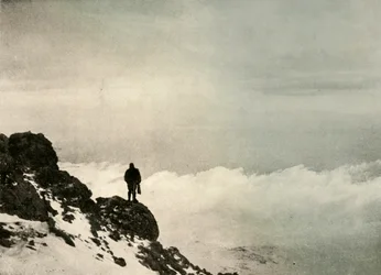Brocklehurst mirando hacia abajo desde...Monte Erebus, 1908, 1909