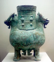 Vasija ritual de bronce, dinastía Shang, China, siglo XII a.C.