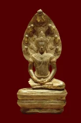 Buda, protegido por Naga