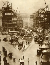 Obras en Piccadilly Circus en Londres, 1926, 1935