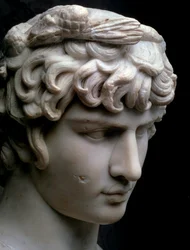 Busto de Antínoo, mediados del siglo II d.C.