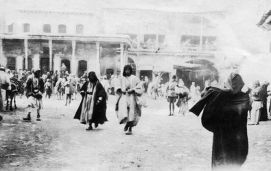 Plaza concurrida en Mosul, Mesopotamia, 1918