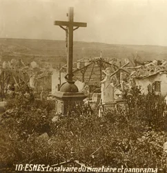 Calvario en el cementerio de Esnes, norte de Francia, c1914-c1918