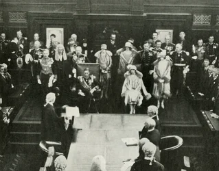 Canberra, Australia. Sus Majestades inaugurando el Primer Parlamento Federal, 9 de mayo de 1927