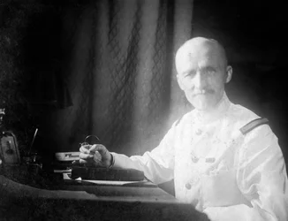 Capitán Carre del H M T Egra, 1917
