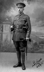 Capitán Palmer, oficial al mando, Dover, 1915