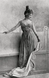 Cecile Sorel, actriz francesa, 1893