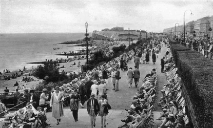 Desfile Central y Torre de los Deseos, Eastbourne, East Sussex, principios del siglo XX