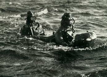 Torpedo tripulado Chariot, Segunda Guerra Mundial, 1945