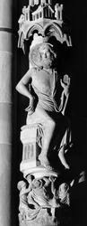 Cristo Juez Escultura en el pilar de los ángeles. Catedral de Notre Dame de Estrasburgo (Bajo Rin)