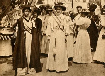 Christabel Pankhurst y Emmeline Pethick-Lawrence, Hyde Park, Londres, 21 de junio de 1908
