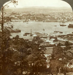 Christiania y su puerto ocupado, N.O. desde el Palacio Real de Ekeberg a la derecha, Noruega, c. 1905