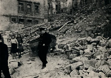 Churchill visita la maltrecha Malta, 1943, 1945