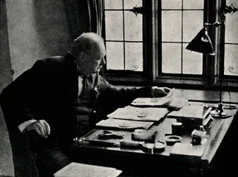 Churchill trabajando, 1940s, 1945