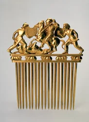 Peine con una escena de lucha, c400 a.C.