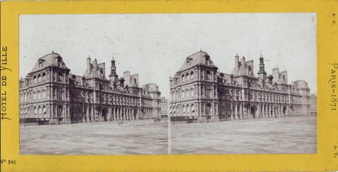 Comuna de París (1871): vista del Ayuntamiento. Fotografía anónima. Impresión en cartón Dim. 17x7 cm