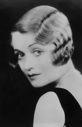 Constance Bennett, actriz estadounidense, siglo XX