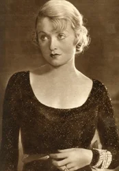 Constance Bennett, actriz estadounidense, 1933