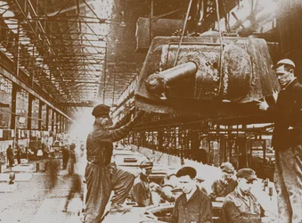 Construcción de los tanques T-34 en la fábrica Kirov en Chelyabinsk