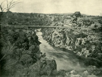 Corra Lynn, cerca de Launceston, 1901