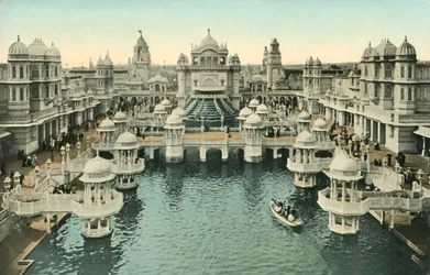 Patio de Honor, Exposición de la Coronación, Londres, 1911.