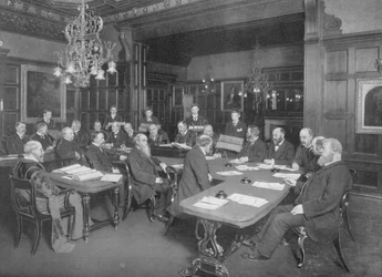 Corte de la Compañía de Cuchilleros: examinando el trabajo de sus aprendices, Londres, 1902-1903
