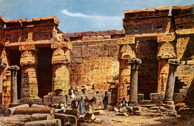 Patio del templo de Medinet Hobou