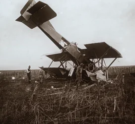 Avión estrellado, Tracy-le-Val, norte de Francia