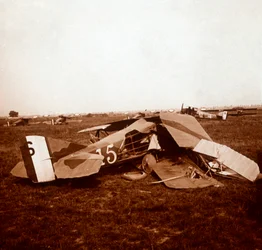 Avión estrellado, c1914-c1918