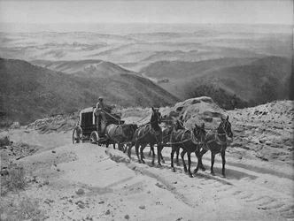 Cruzando el Paso de San Marcos, California, c. 1897