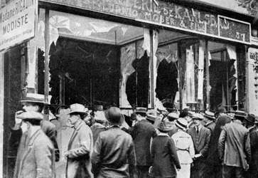 Tienda de joyeros austriacos dañada, París, Primera Guerra Mundial, 1914