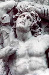 Detalle del Gran Friso del Altar de Pérgamo, 180-159 a.C.