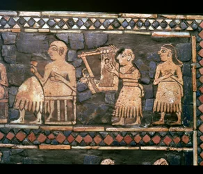 Detalle del estandarte de Ur mostrando a un arpista sumerio y un gobernante, alrededor de 2600-2400 a.C.