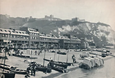 Dover - El Desfile, mostrando el Castillo de Dover, 1895