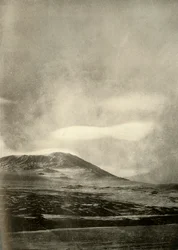 Nube de mancuerna sobre Erebus, c. 1908, 1909