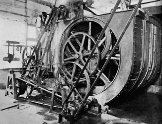Economía en una fábrica de papel, 1919