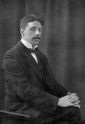 Enoch Arnold Bennett, novelista británico, 1911
