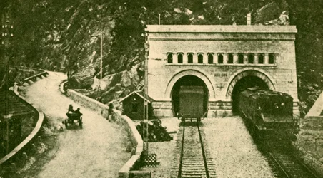 Entrada del túnel de Simplon de 12 millas de largo que conecta Suiza e Italia