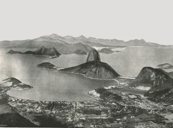 Entrada a la Bahía desde la cima del Corcovado, Río de Janeiro, Brasil, 1895