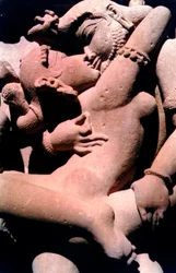 Escultura erótica, Templo Hindú, Khajuraho, India, 950 - 1050